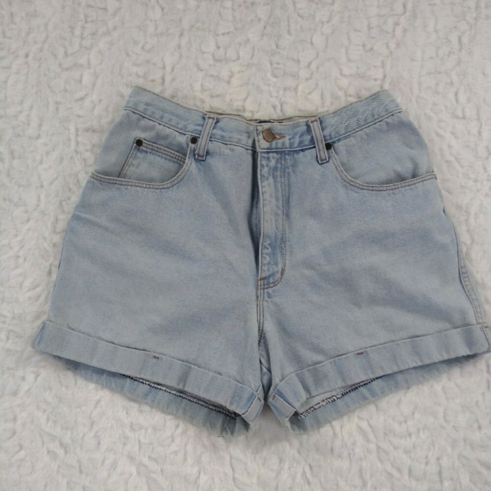 Vintage high waist light wash denim “mom” shorts